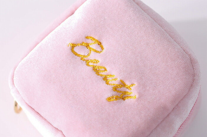 持ち運び易いスクエアポーチ