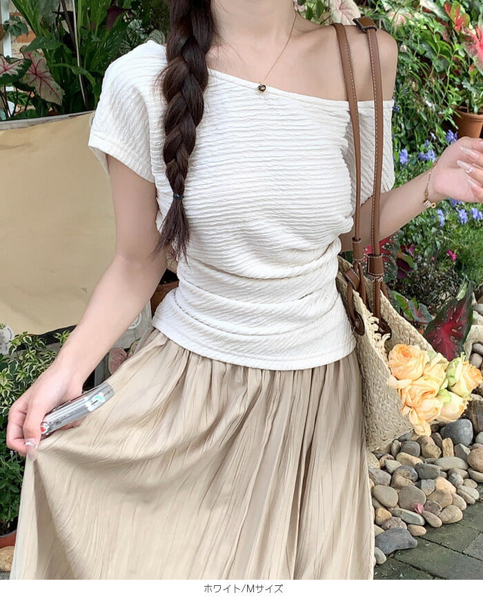 クレープ加工ワンショルダーアシメトップス