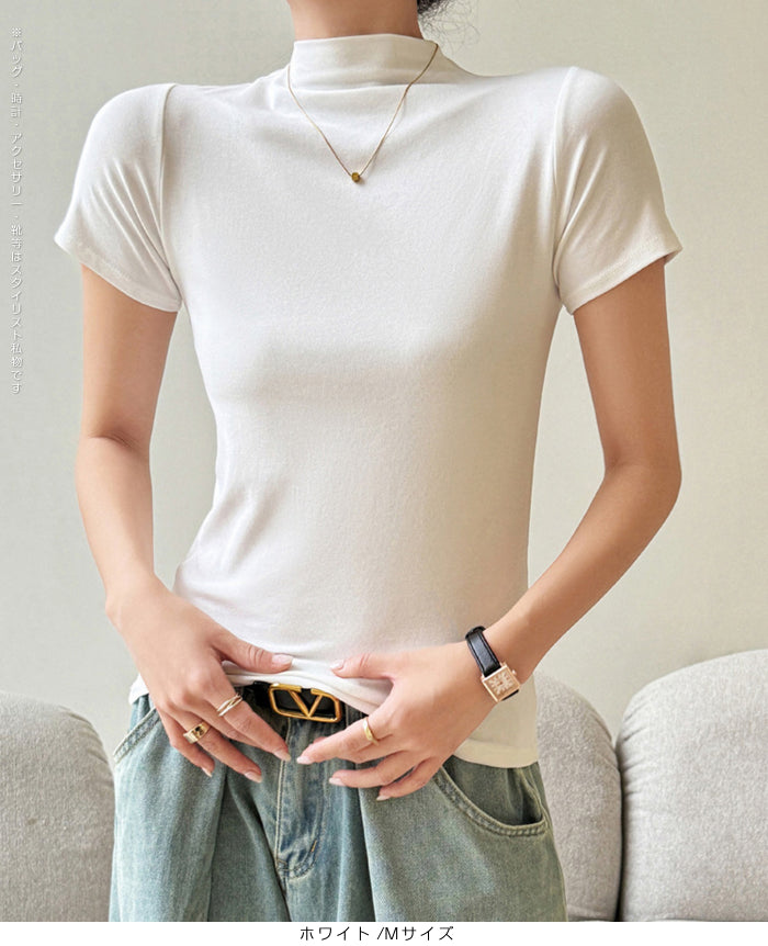 モックネックTシャツ
