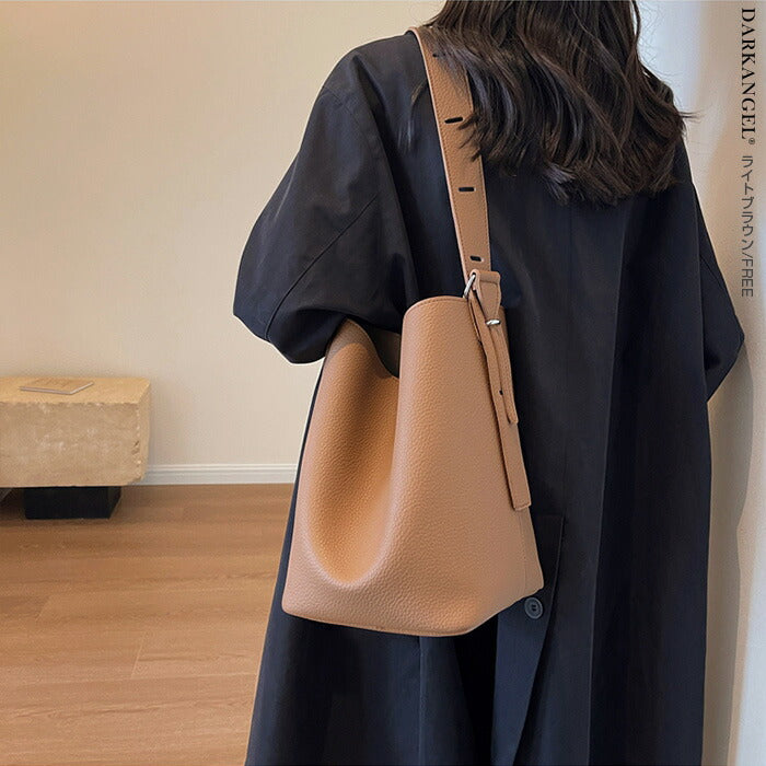 本革風バケツ型トートバッグ