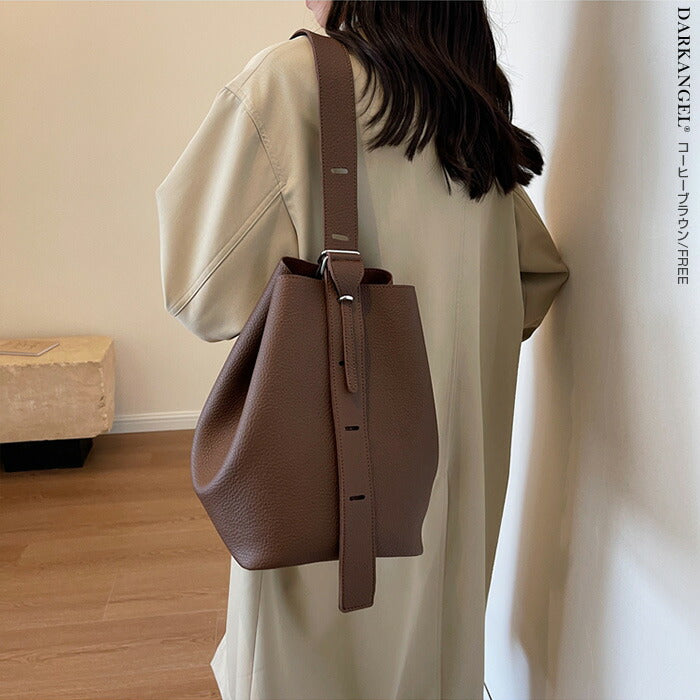 本革風バケツ型トートバッグ