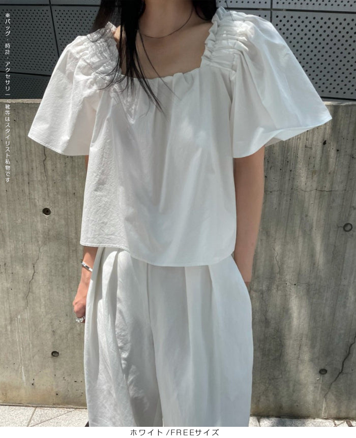 フリルギャザー入りスクエアネックブラウス