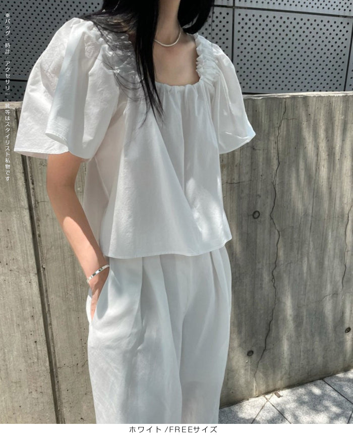 フリルギャザー入りスクエアネックブラウス