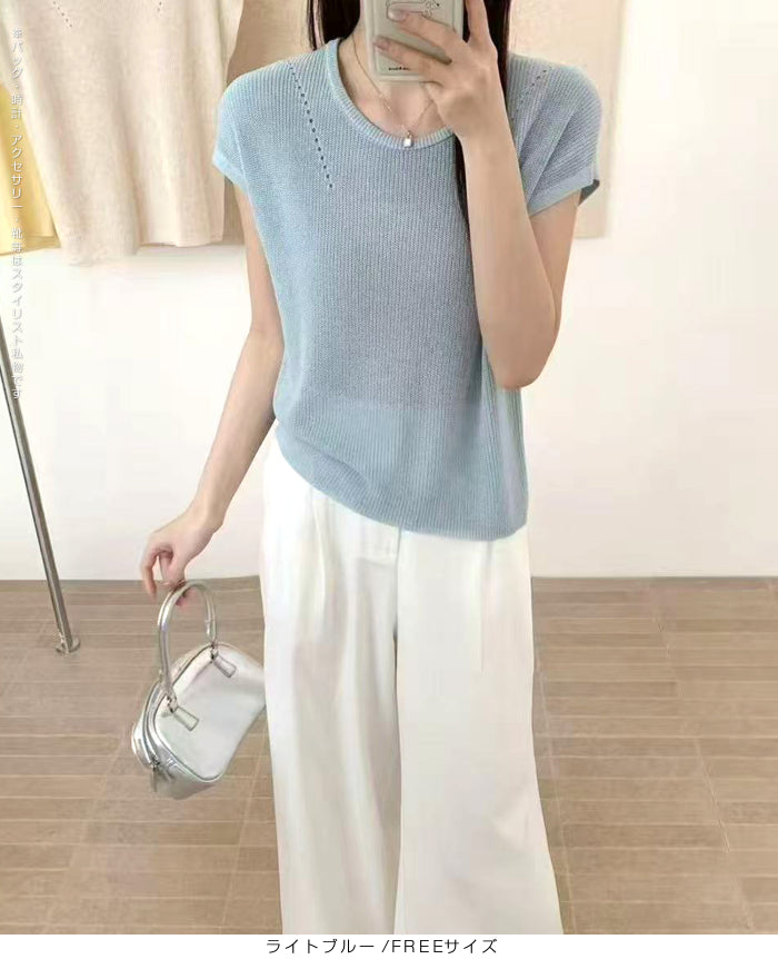 背中ボタン付きサマーシアーニット