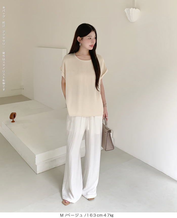 後ろボタンブラウス