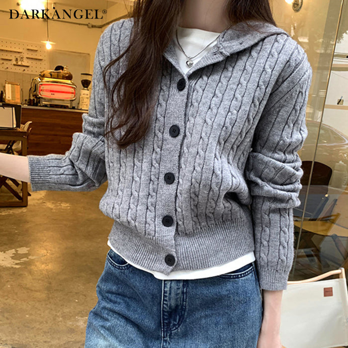 ケーブル編みフーディーカーディガン