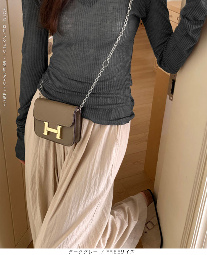 透け感Vネックリブトップス