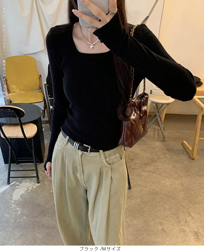 サムホール付きスクエアネックリブニット