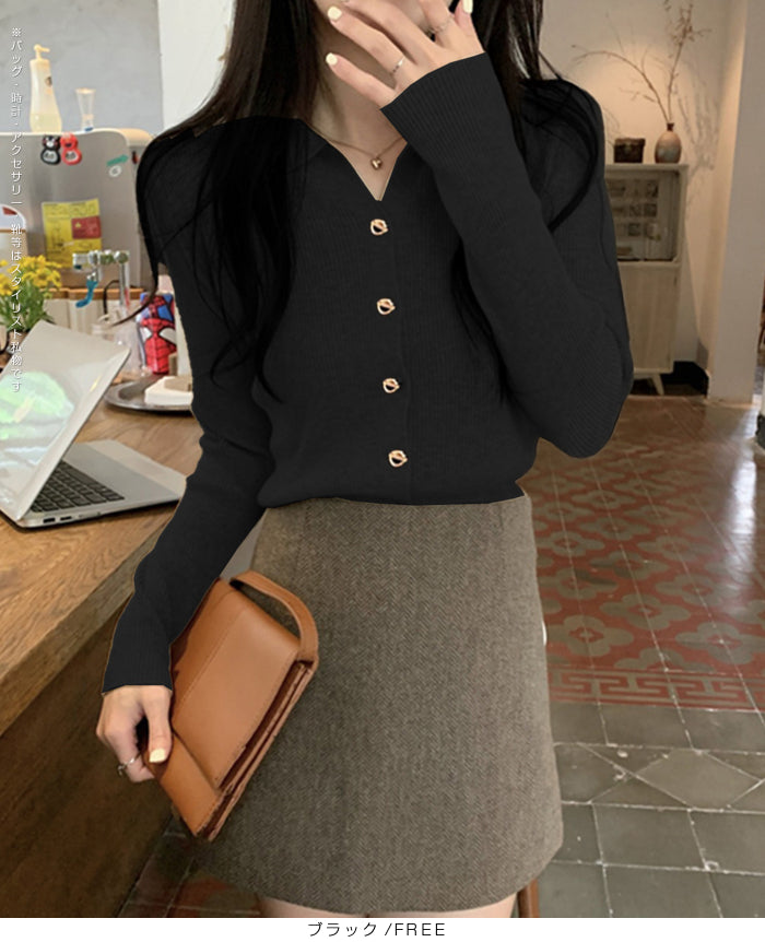 飾りボタン 襟付きリブニット