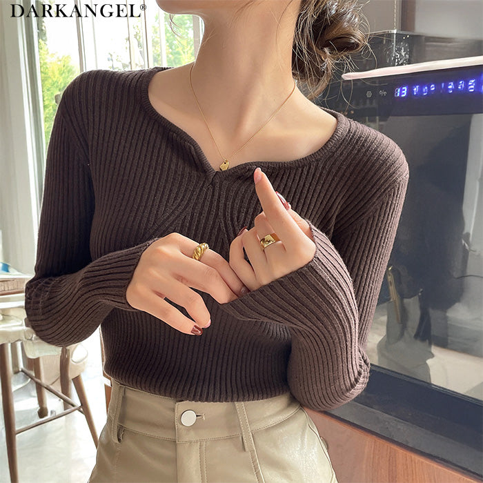 キーネックリブニット