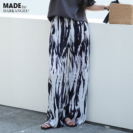 着映えるプリーツパンツ