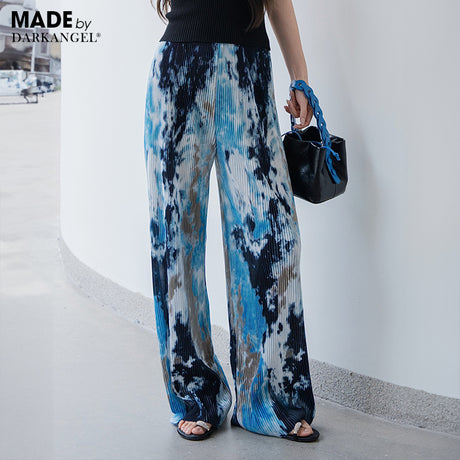 着映えるプリーツパンツ