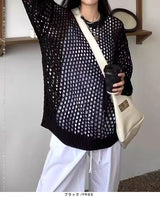 旬な“透け”を楽しむ、軽やかな透かし編みメッシュニット