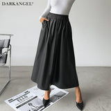 秋冬コーデに映えるエコレザースカート