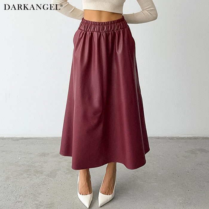 秋冬コーデに映えるエコレザースカート