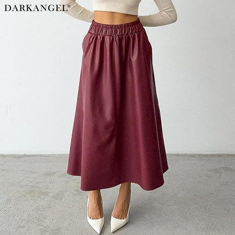 秋冬コーデに映えるエコレザースカート