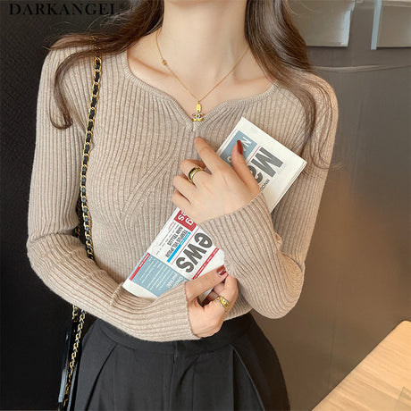 キーネックリブニット