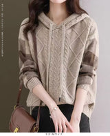 ケーブル編みニットフーディー