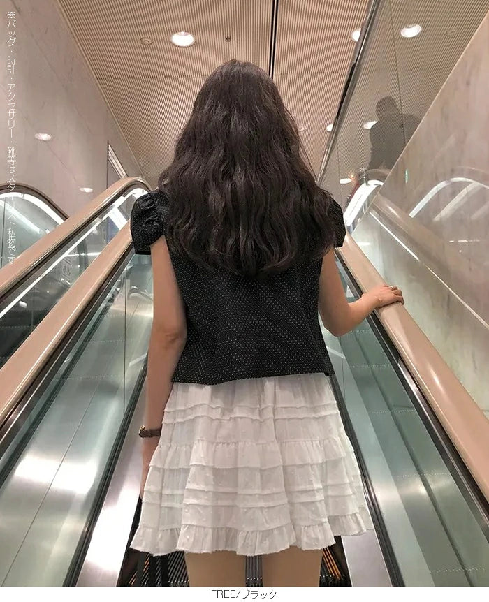 パフスリーブドット柄ブラウス