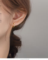 ツイストデザインフープピアス