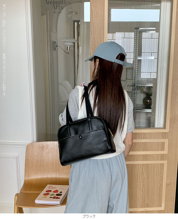 フロントポケットスクエアショルダーバッグ